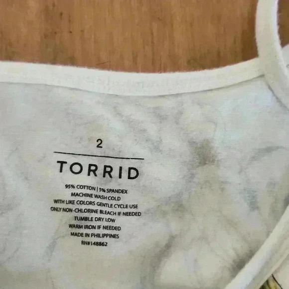 Torrid size two 2 floral tank - Picture 7 of 7